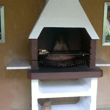 Lukas Villa *
